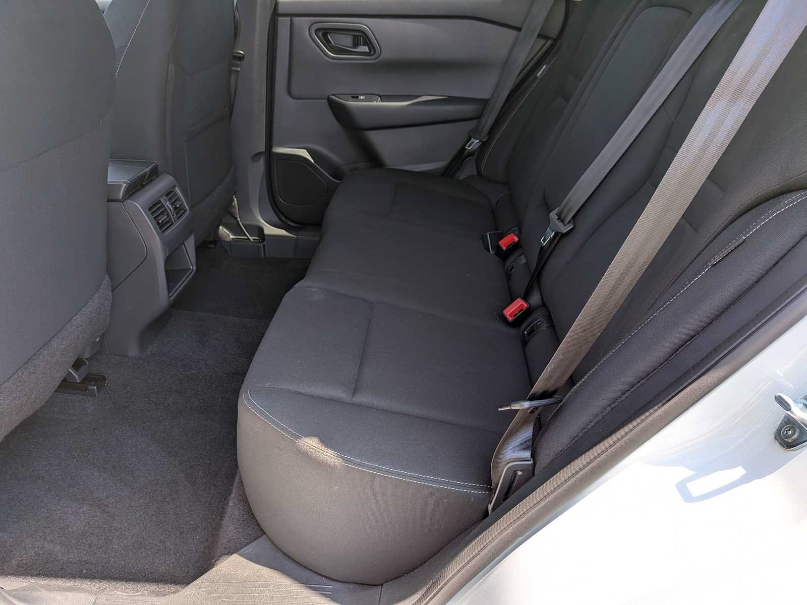 Used 2025 Nissan Rogue S AWD/4WD image 16