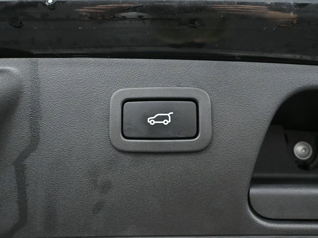 Used 2020 Jaguar E-PACE SE image 44