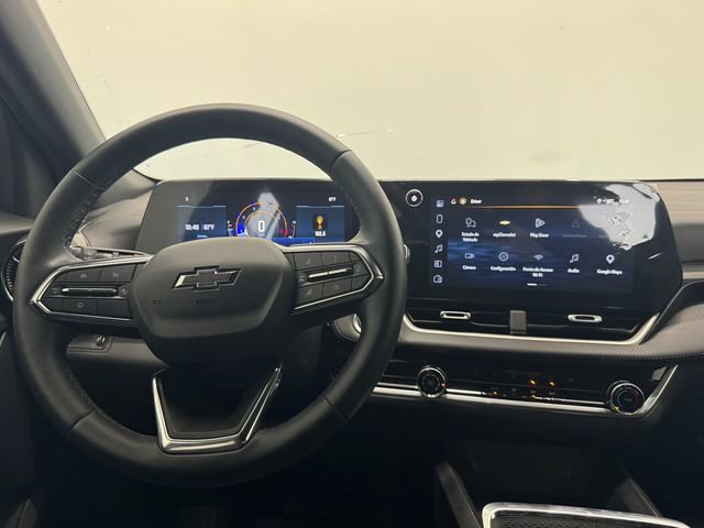 Used 2026 Chevrolet Equinox LT w/ Midnight Edition FWD image 3