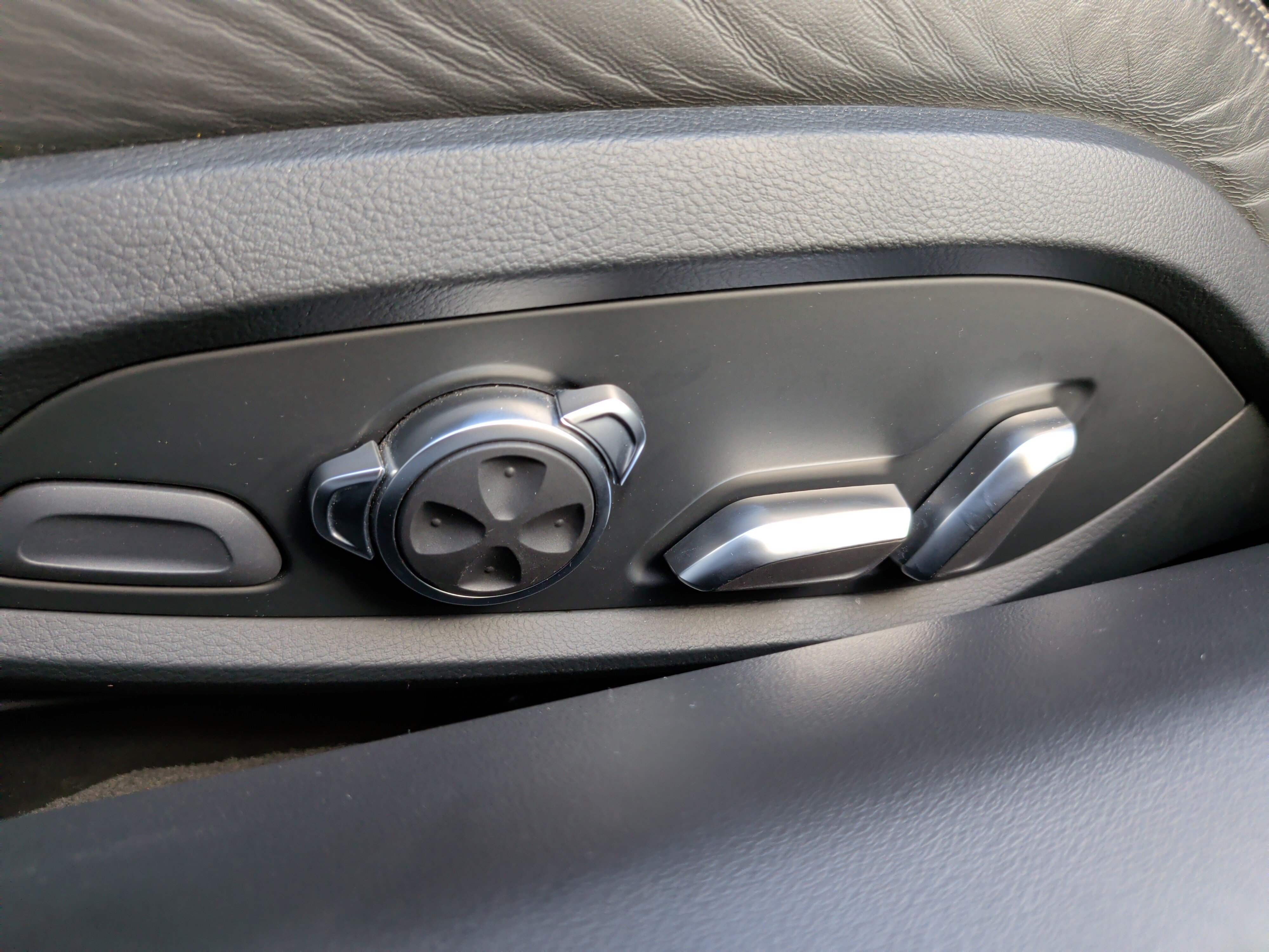 Used 2022 Audi R8 V10 w/ Premium Package image 27