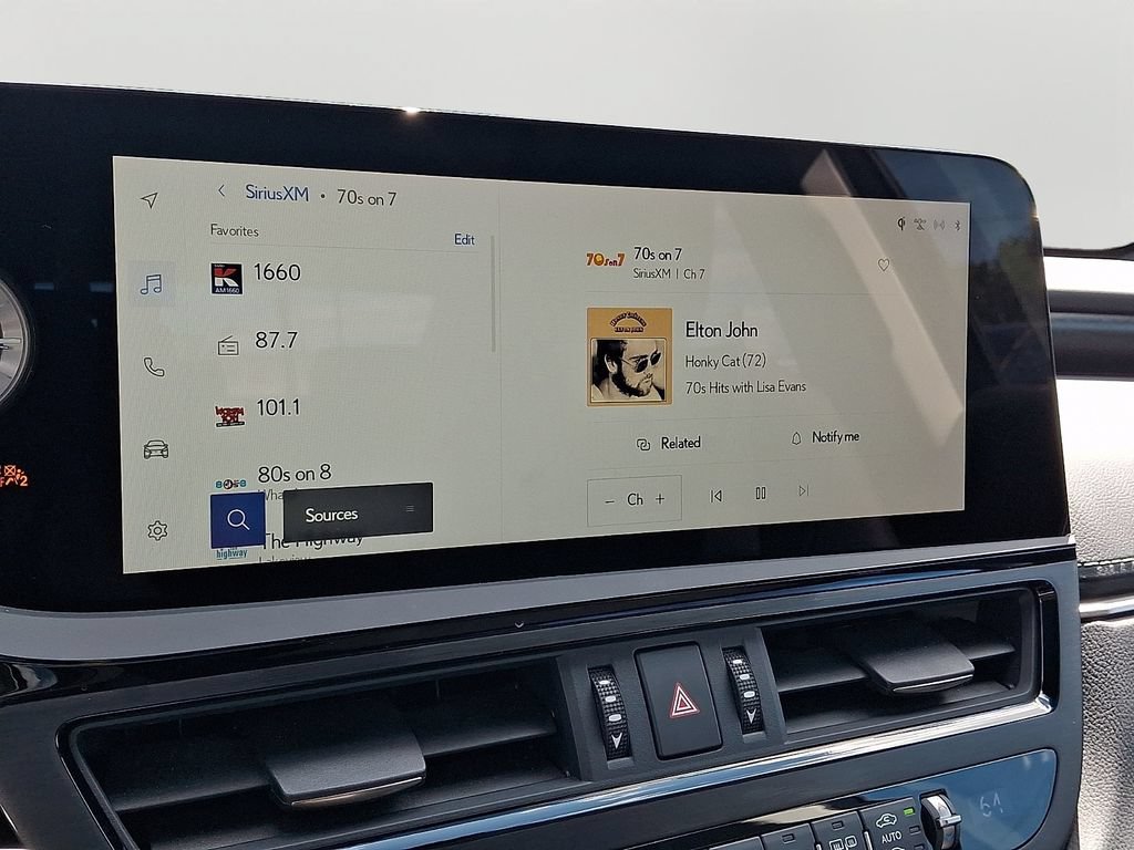 Used 2025 Lexus ES 350 w/ Premium Package FWD image 17