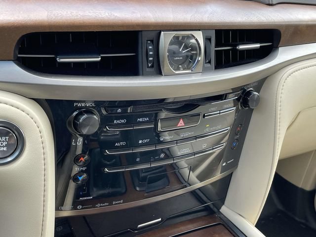 Used 2021 Lexus LX 570 4WD w/ Luxury Package image 30