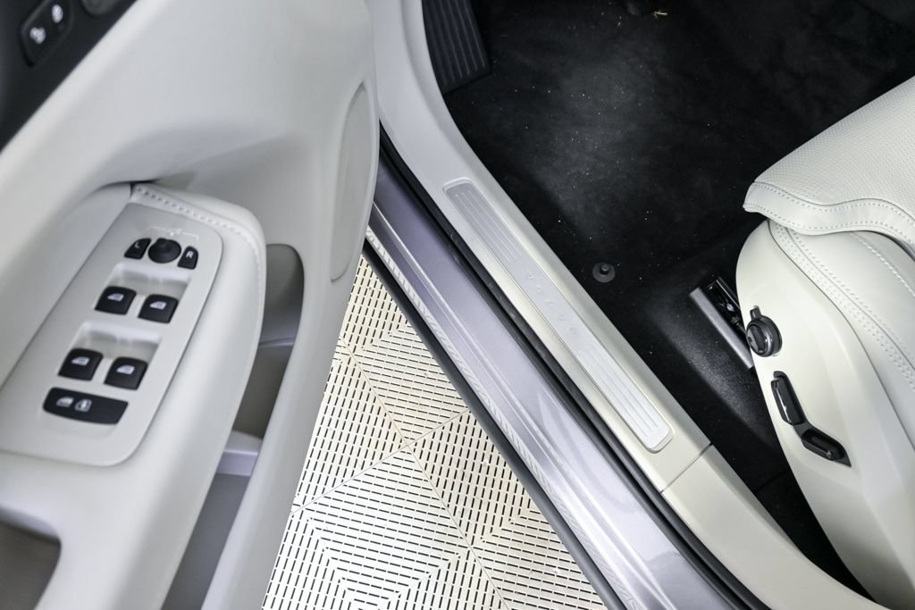New 2026 Volvo XC60 B5 Ultra w/ Climate Package AWD/4WD image 8