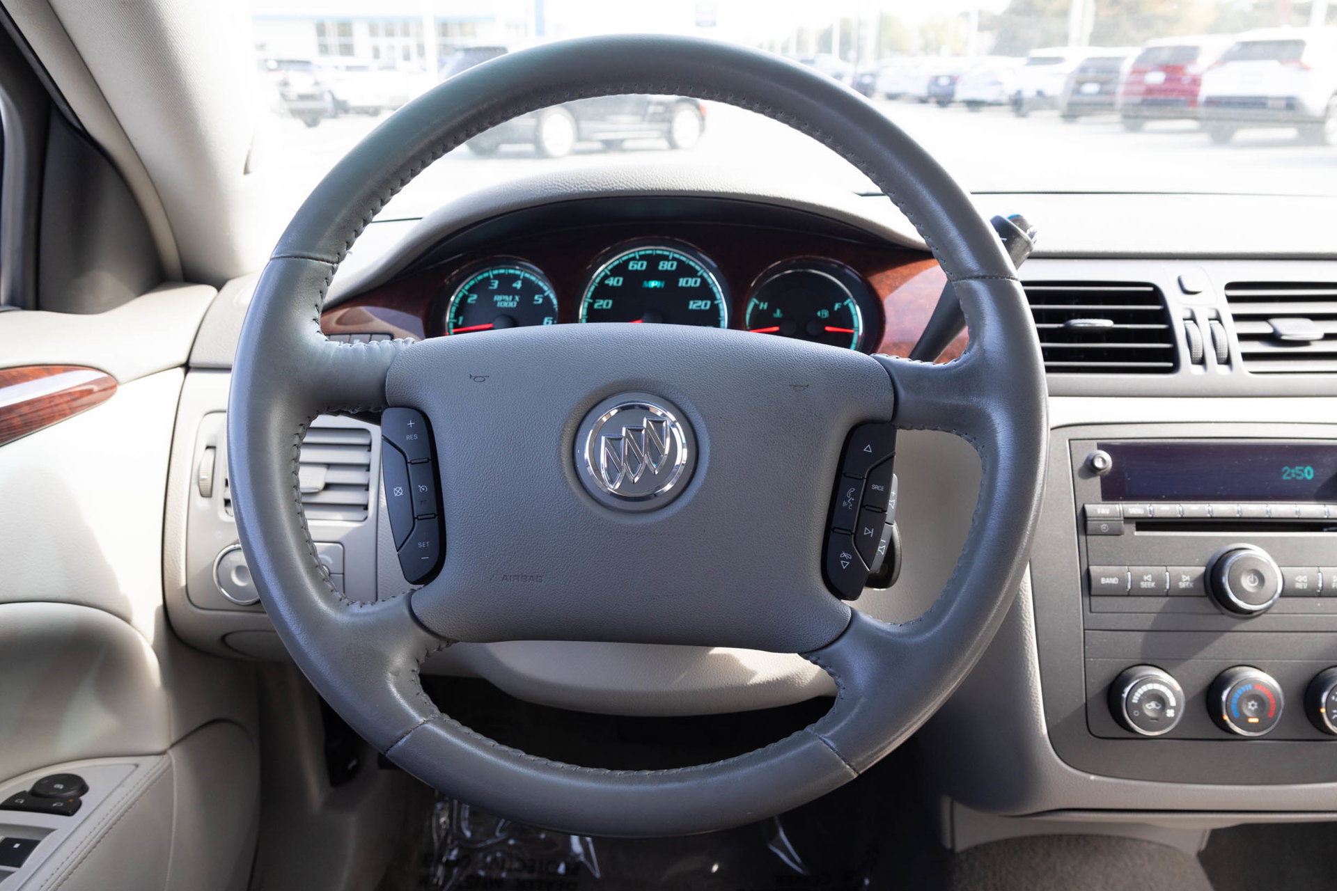 Used 2009 Buick Lucerne CX FWD image 25