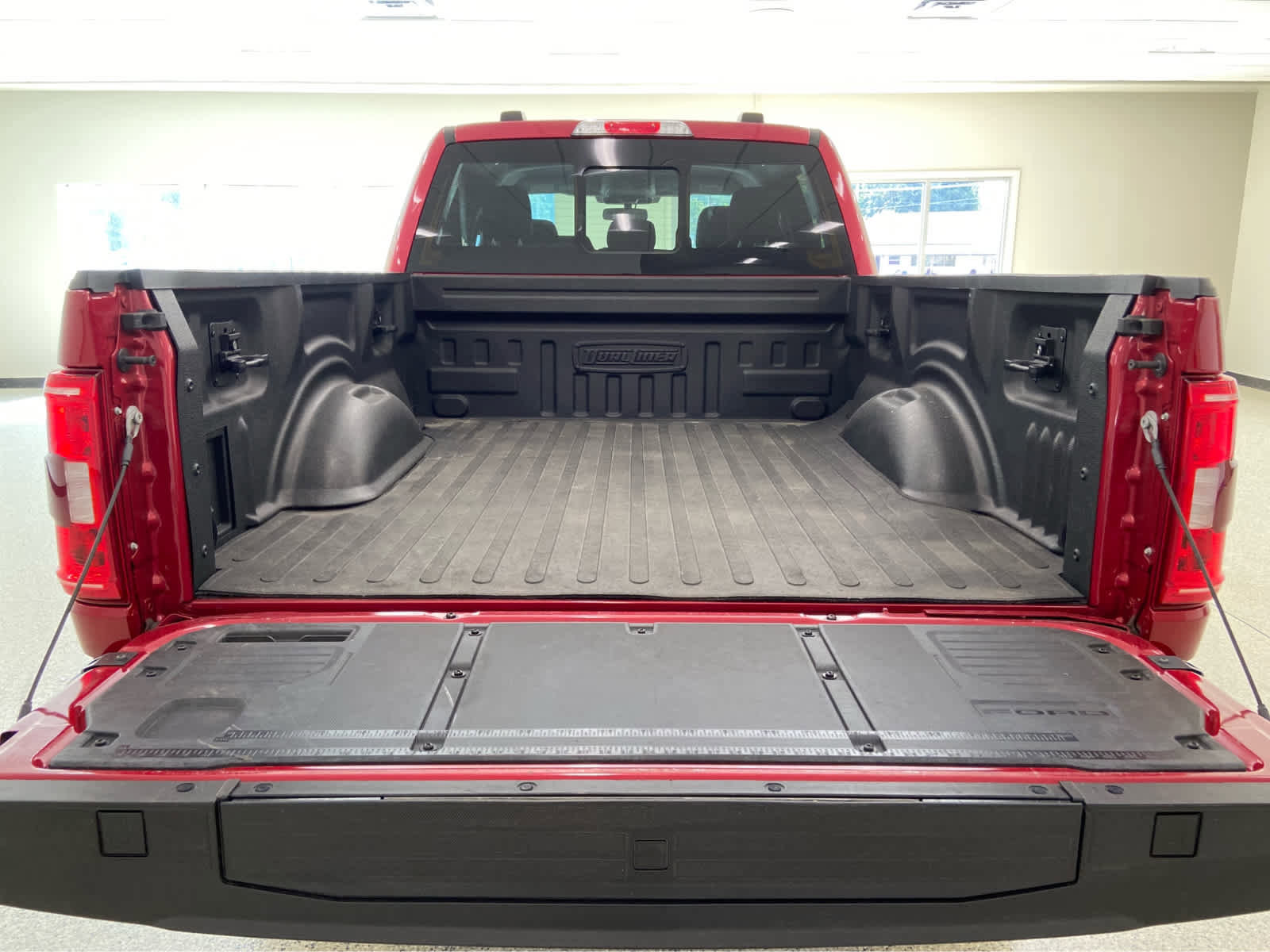 Used 2022 Ford F150 XLT w/ Equipment Group 302A High image 10