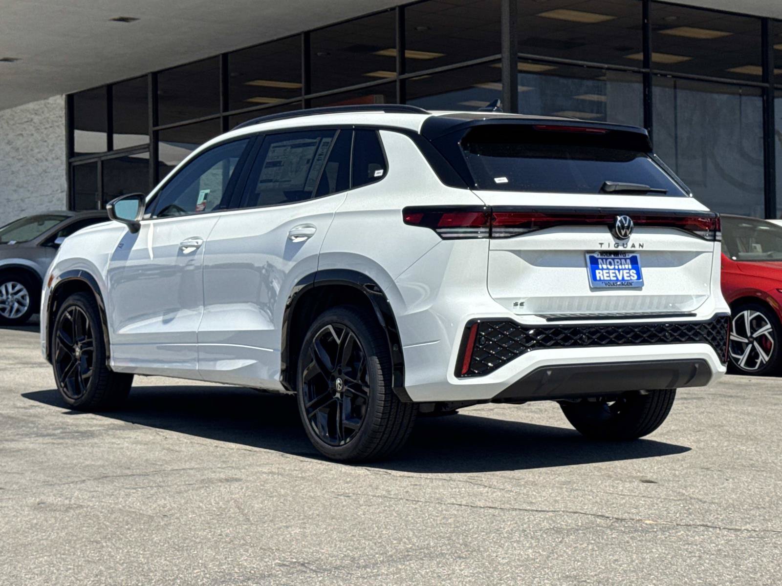 New 2026 Volkswagen Tiguan SE R-Line FWD image 3
