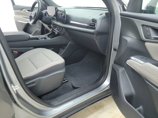 Used 2026 Chevrolet Traverse LT w/ Driver Confidence Package FWD image 11