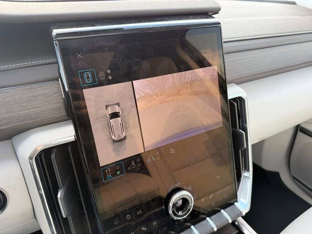 Used 2025 GMC Acadia Denali w/ Super Cruise Package image 9