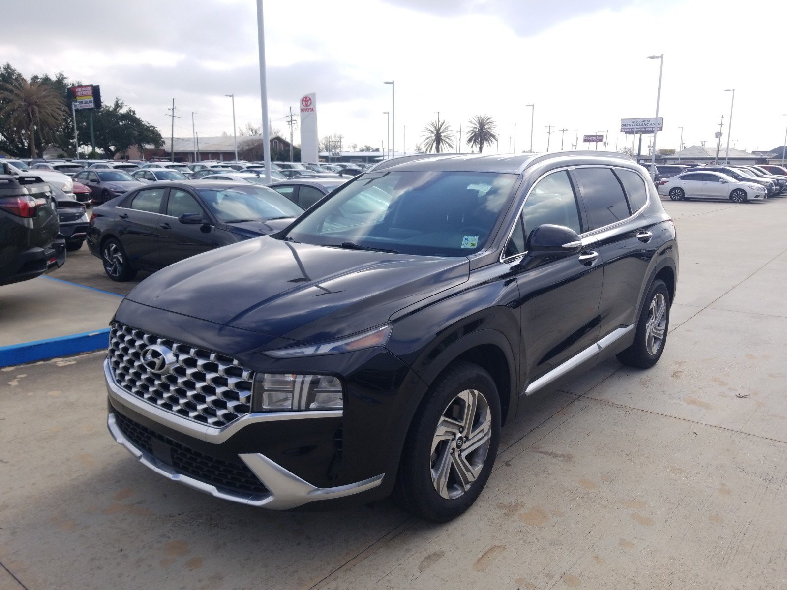 Used 2022 Hyundai Santa Fe SEL w/ Convenience Package image 3