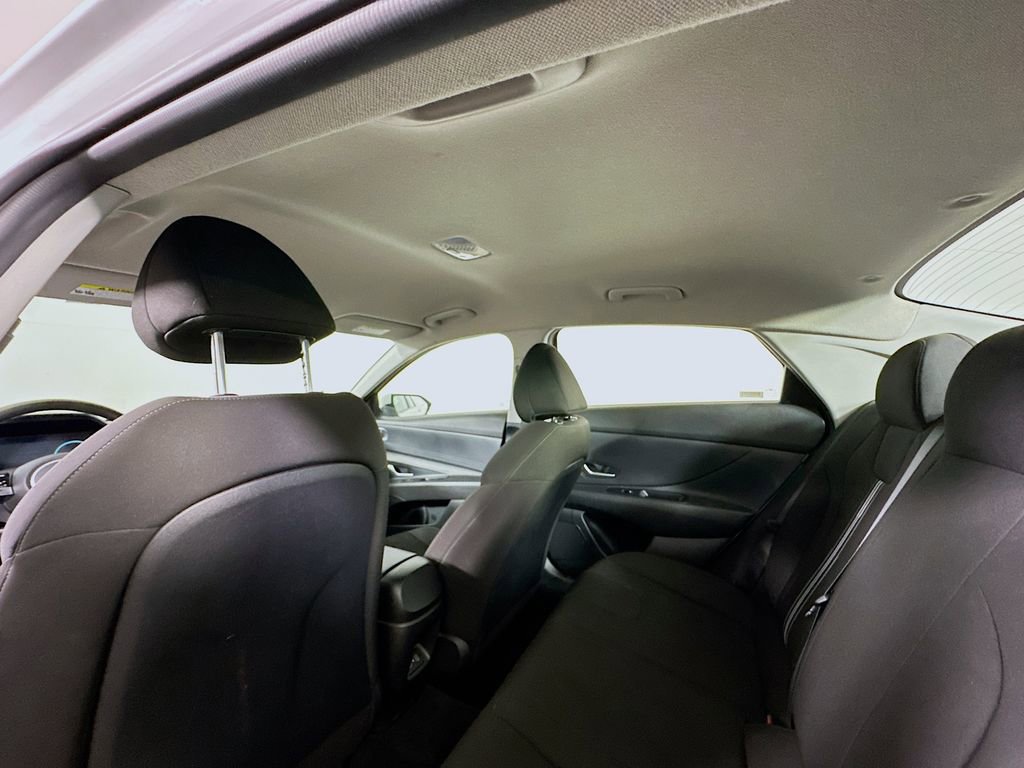 Used 2024 Hyundai Elantra SEL image 13