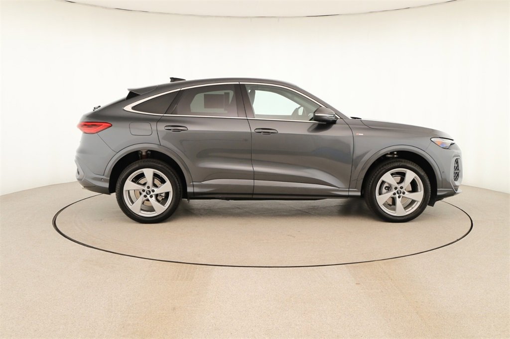 New 2025 Audi Q5 Premium Plus image 8