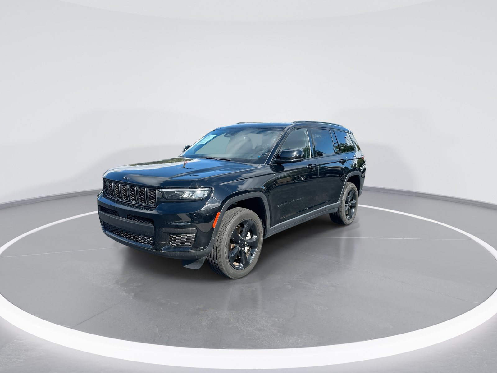 Used 2023 Jeep Grand Cherokee L Laredo AWD/4WD image 5