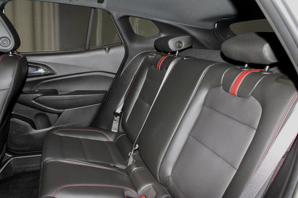 Used 2024 Chevrolet Trax RS FWD image 21