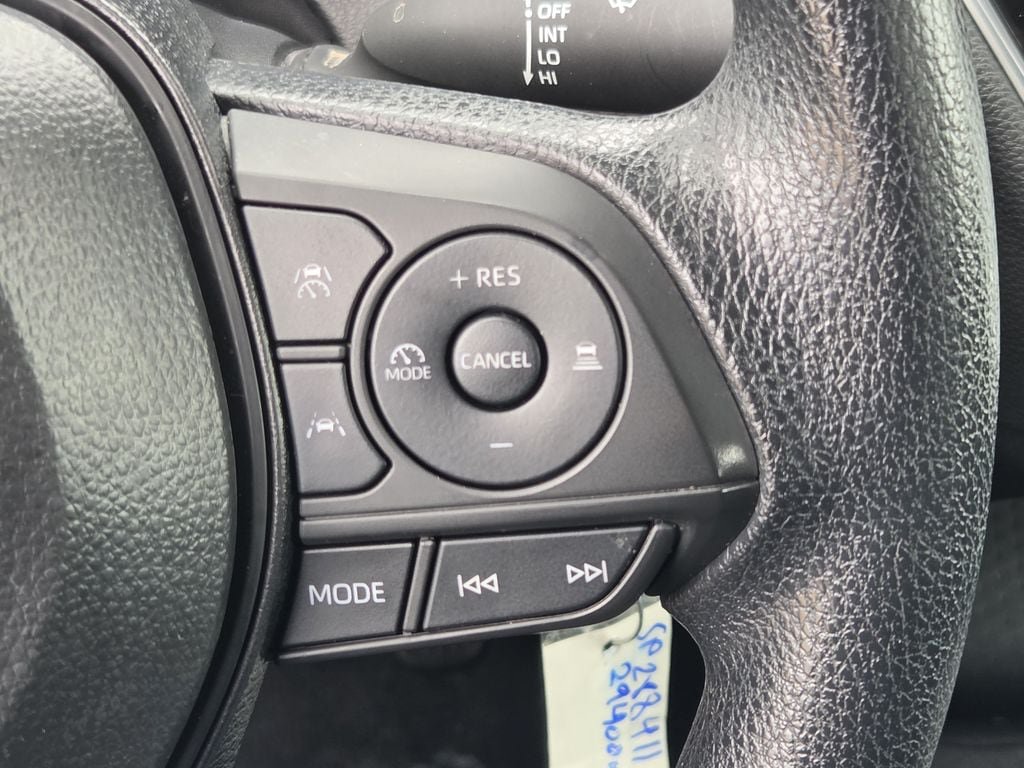 Used 2025 Toyota Corolla LE FWD image 22