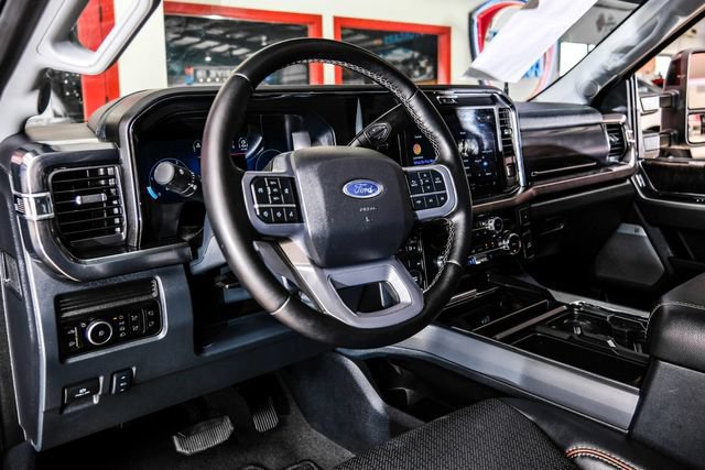 Used 2025 Ford F350 Lariat w/ Black Appearance Package AWD/4WD image 5