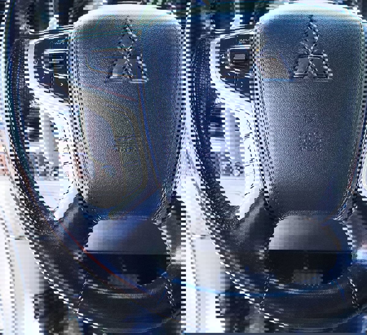 Used 2022 Mitsubishi Outlander SEL image 57