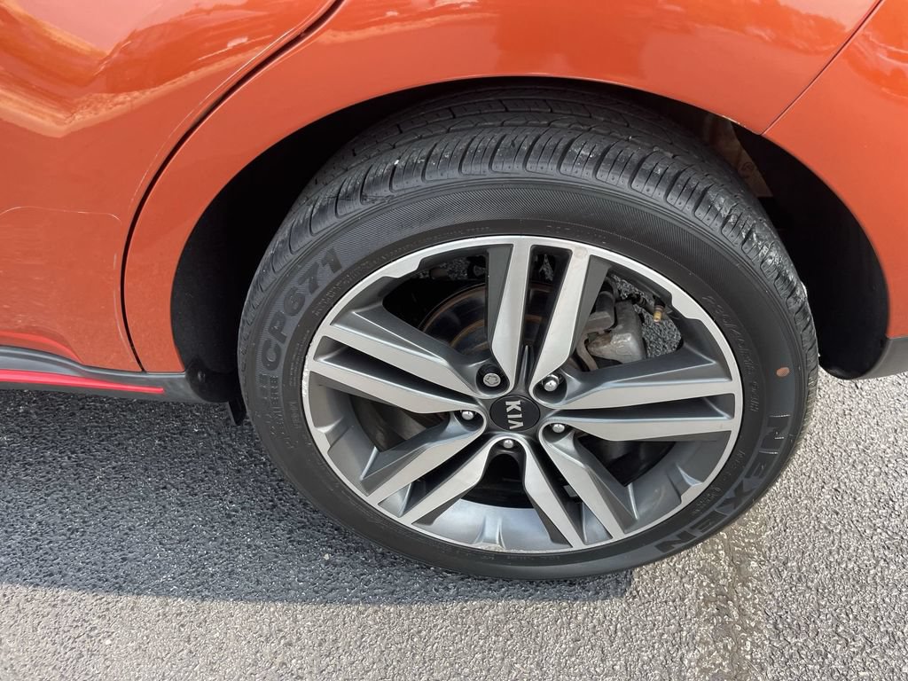 Used 2018 Kia Soul ! w/ Tech Package FWD image 7
