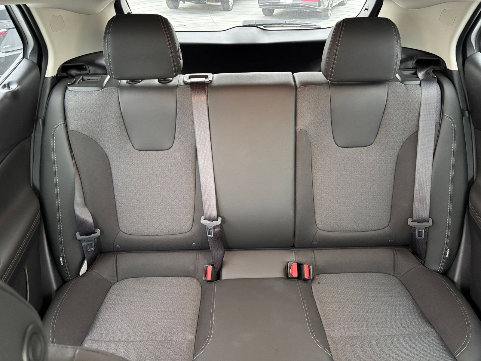 Used 2025 Buick Encore GX Preferred image 36