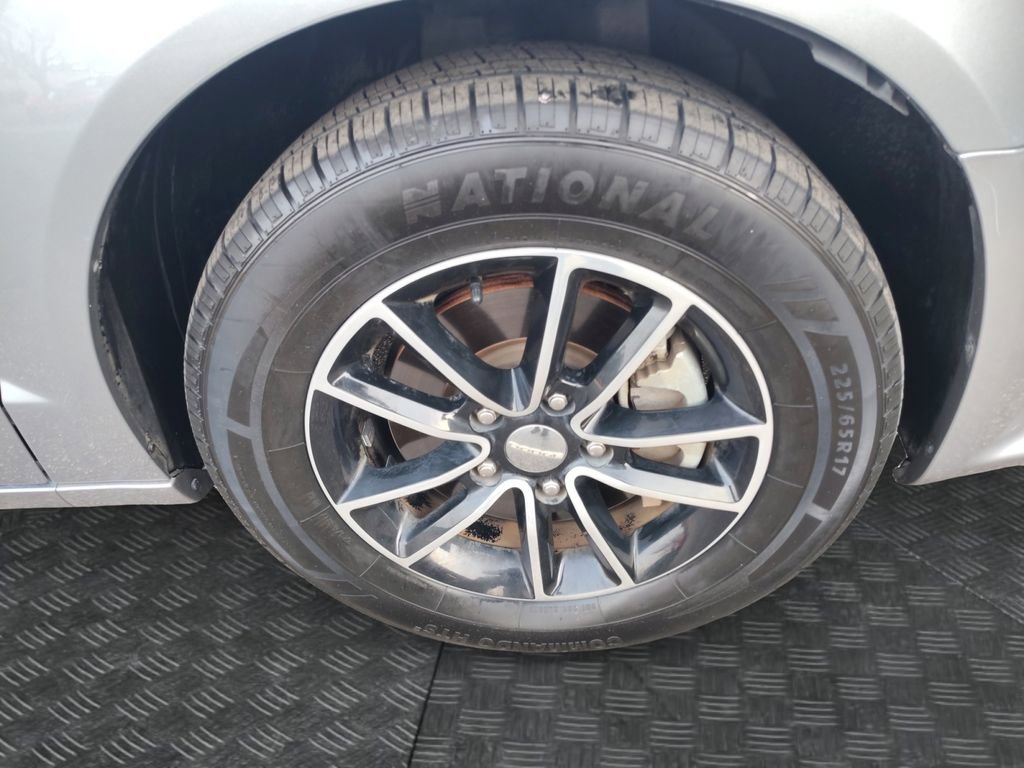 Used 2019 Dodge Grand Caravan GT image 23