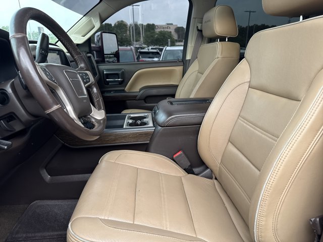 Used 2017 GMC Sierra 2500 Denali w/ Duramax Plus Package AWD/4WD image 5