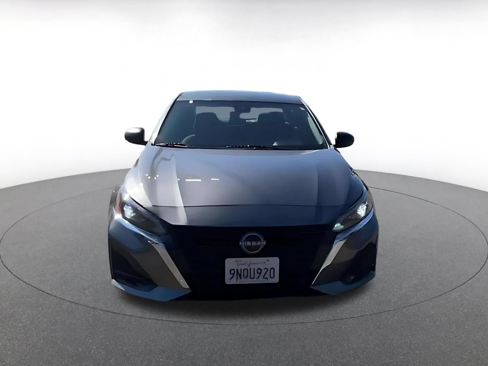 Used 2025 Nissan Altima 2.5 SV FWD image 4