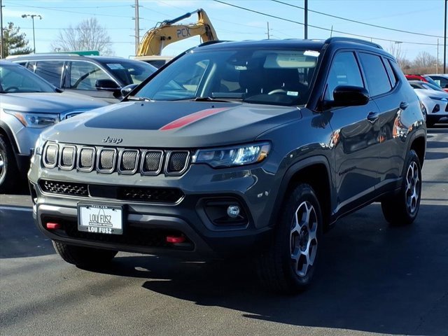 Used 2022 Jeep Compass Trailhawk image 2