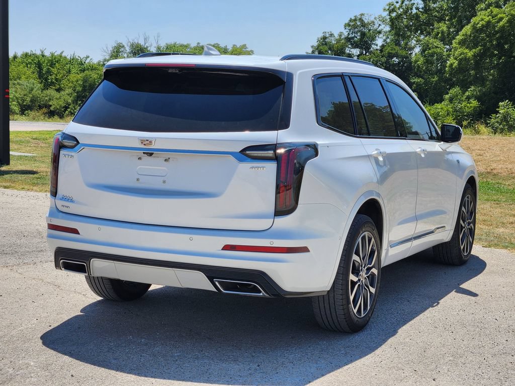 Used 2023 Cadillac XT6 Sport w/ Technology Package AWD/4WD image 7
