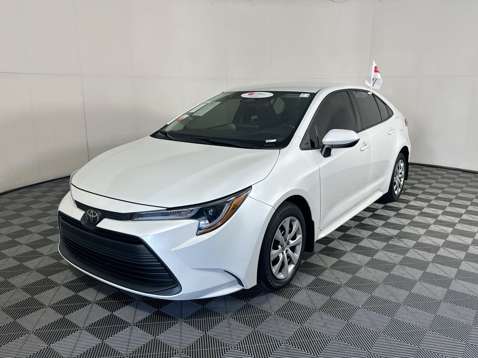 Certified 2025 Toyota Corolla LE FWD image 7