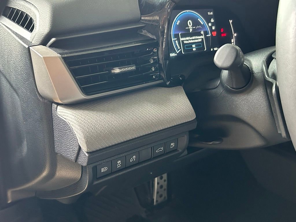 Used 2025 Toyota Camry SE w/ Convenience Package FWD image 18