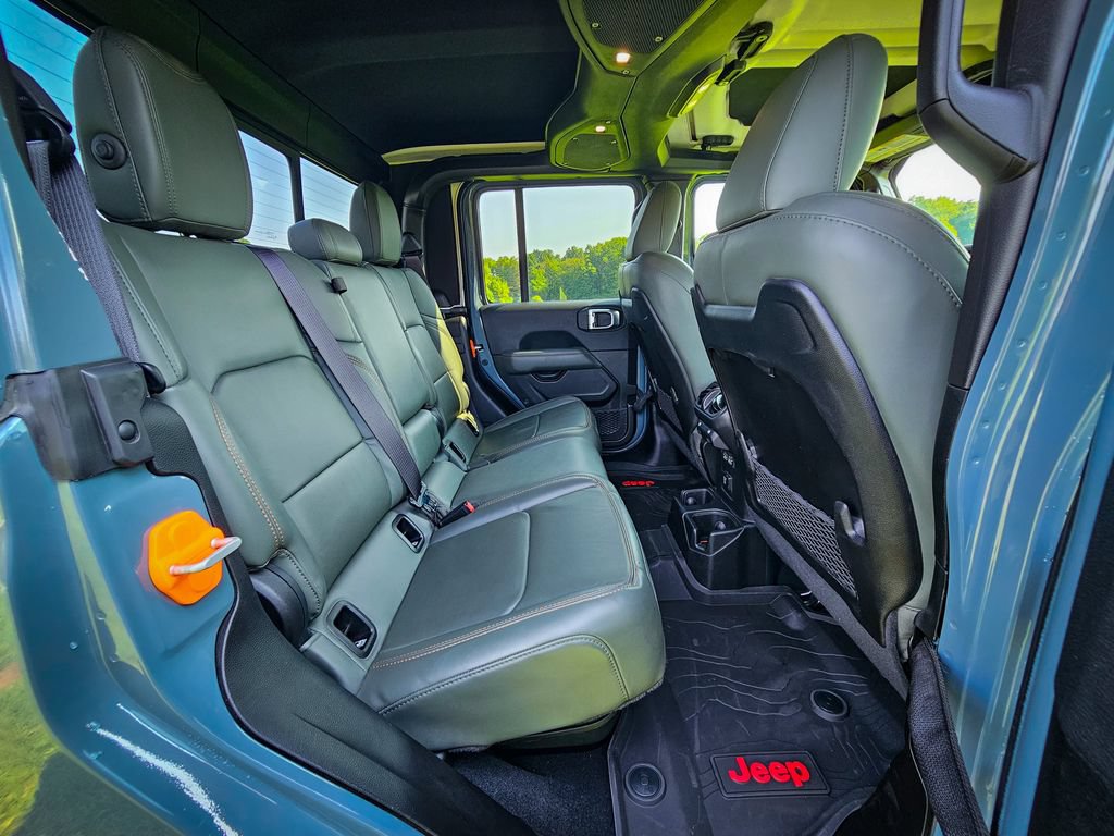 Used 2025 Jeep Gladiator Mojave AWD/4WD image 39
