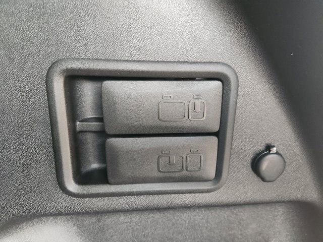 Used 2018 Chevrolet Equinox Premier image 42