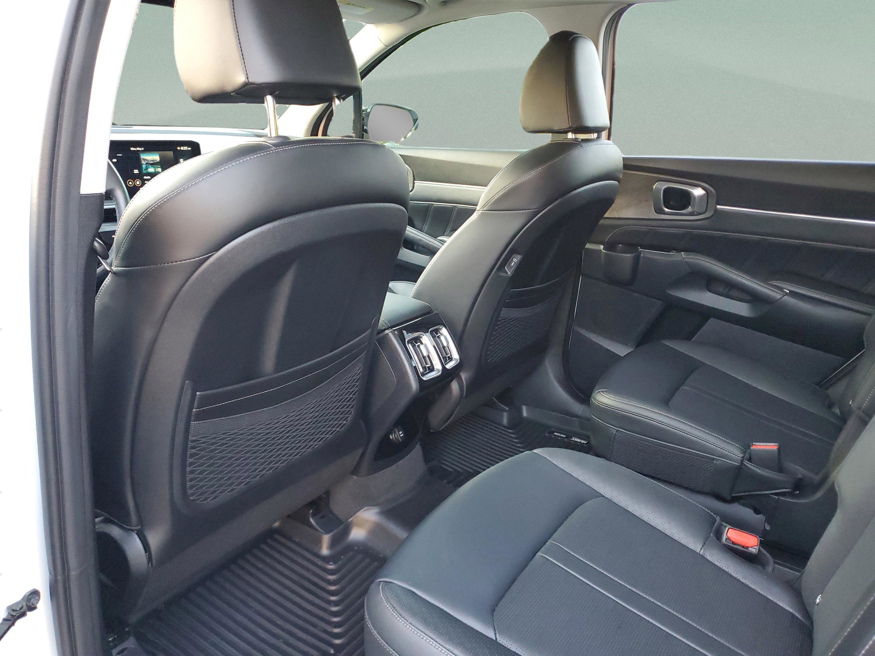 Certified 2025 Kia Sorento SX AWD/4WD image 6