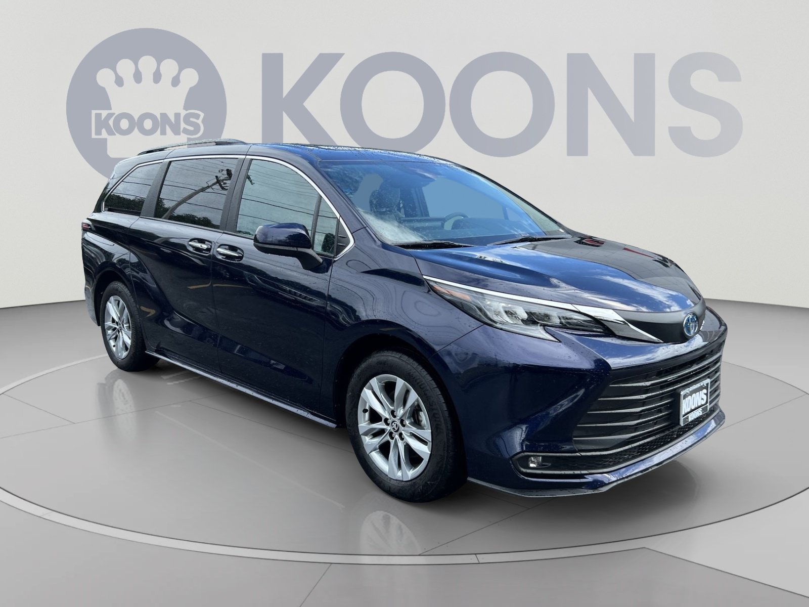 Used 2025 Toyota Sienna XLE w/ XLE Plus Package AWD/4WD image 10
