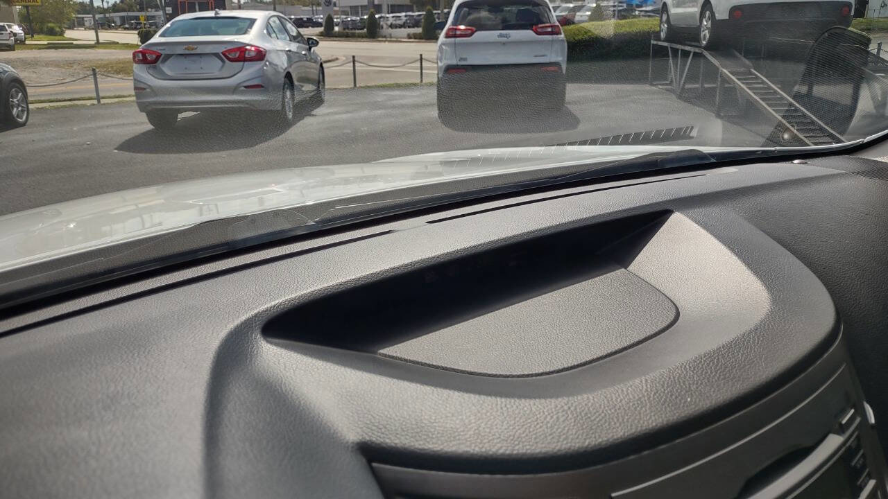 Used 2010 Subaru Outback 2.5i Premium w/ Popular Equipment Group 1B image 20