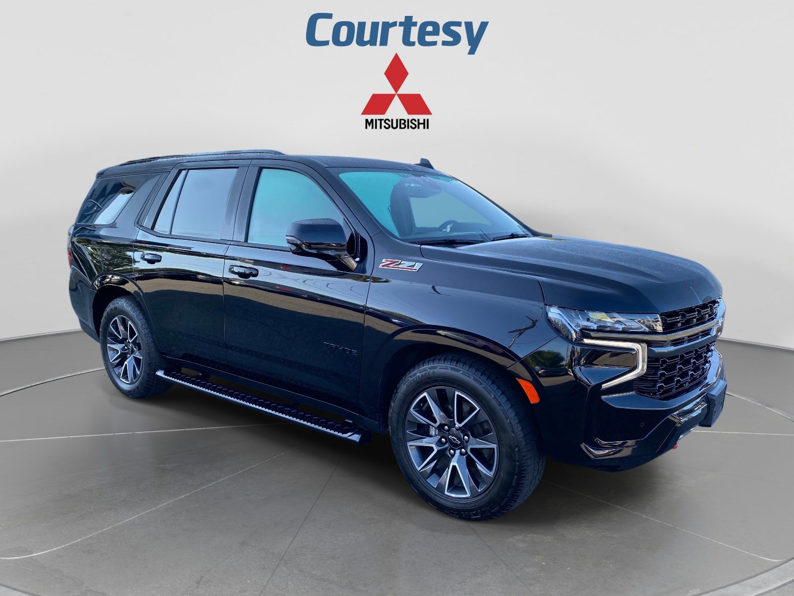 Used 2022 Chevrolet Tahoe Z71 w/ Z71 Off-Road Package AWD/4WD image 9