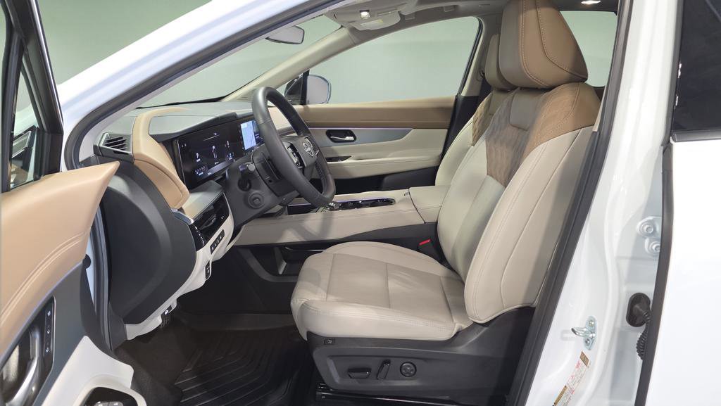 Used 2025 Nissan Murano Platinum image 10