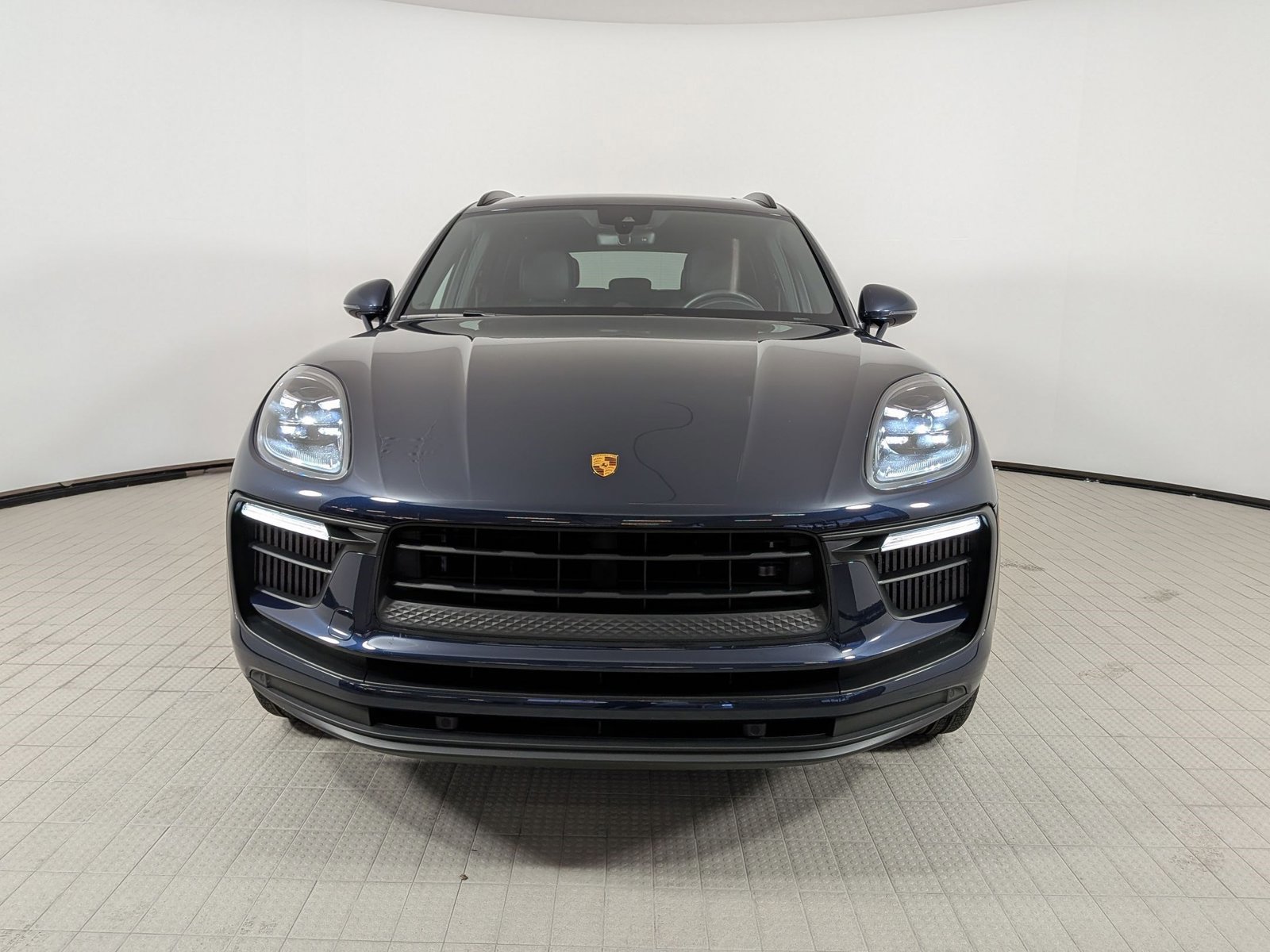 Certified 2022 Porsche Macan S AWD/4WD image 6