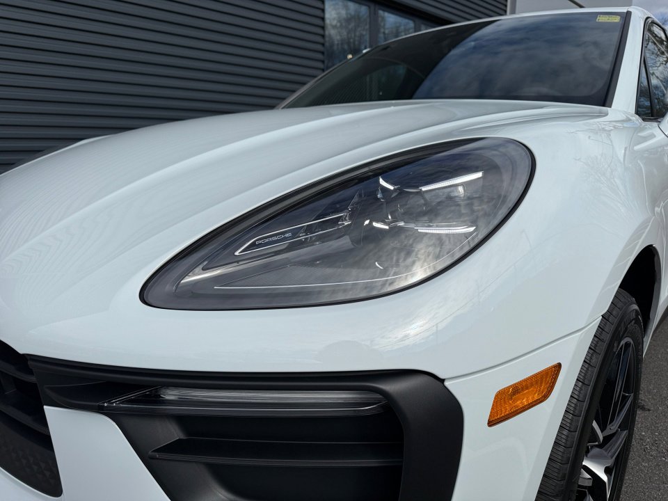 New 2026 Porsche Macan Turbo image 13