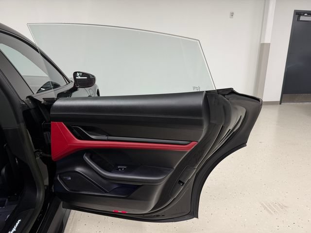 Certified 2022 Porsche Taycan AWD/4WD image 33