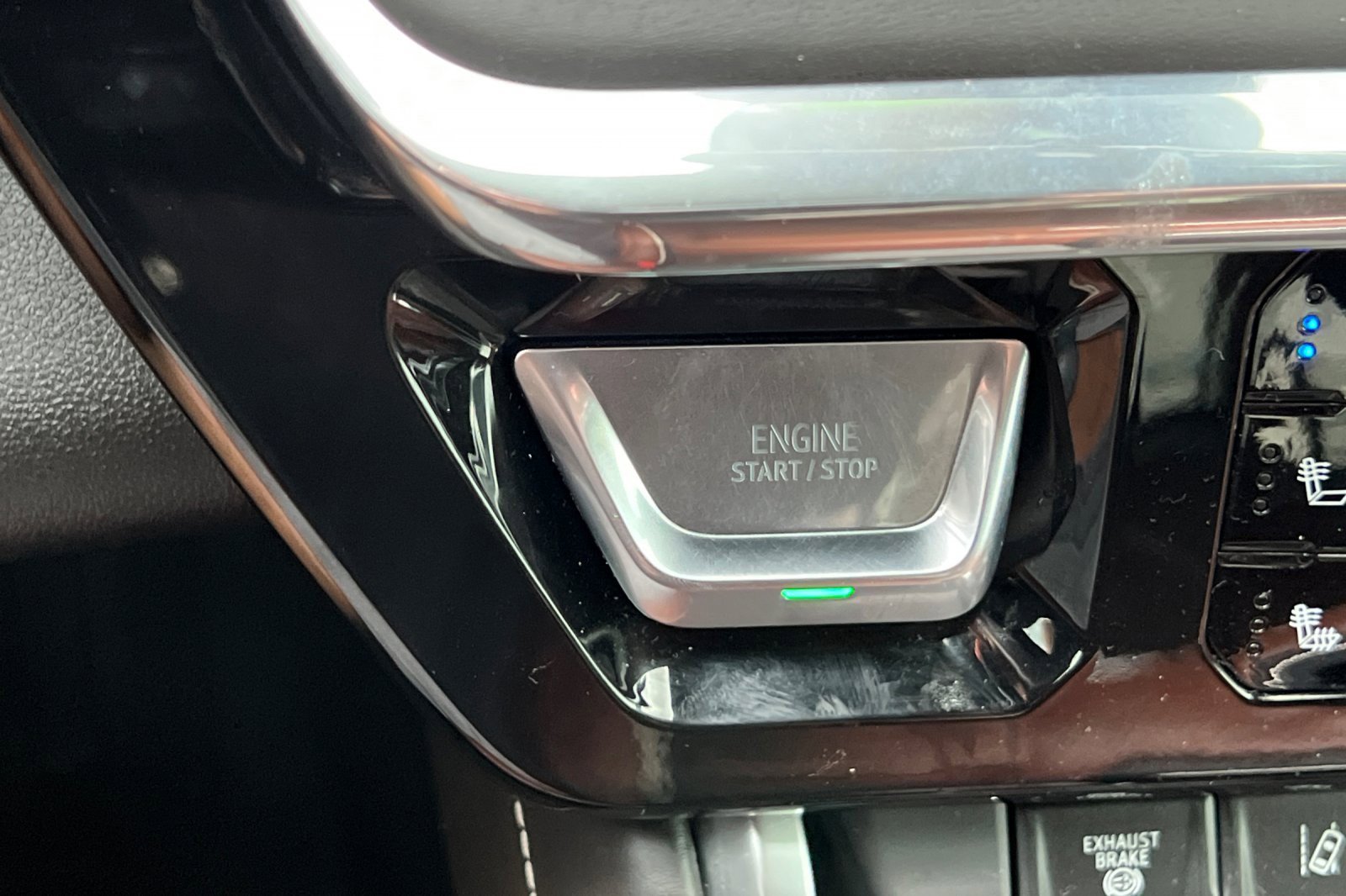 Used 2024 GMC Sierra 3500 Denali Ultimate image 19