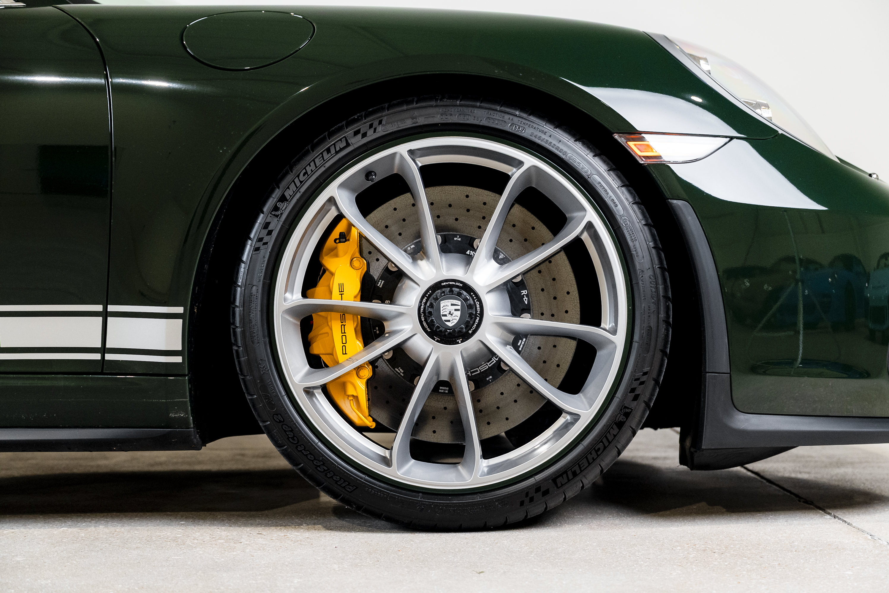 Used 2018 Porsche 911 GT3 RWD image 8
