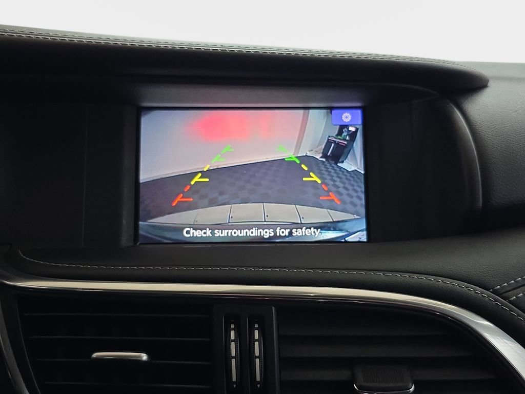 Used 2017 INFINITI QX30 AWD image 23