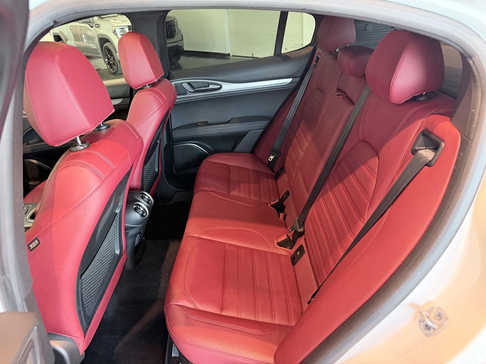 Used 2023 Alfa Romeo Stelvio Veloce AWD/4WD image 24