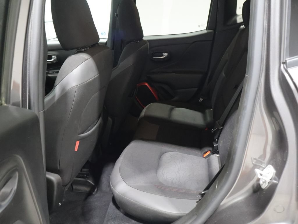 Used 2017 Jeep Renegade Trailhawk w/ Popular Equipment Group AWD/4WD image 17