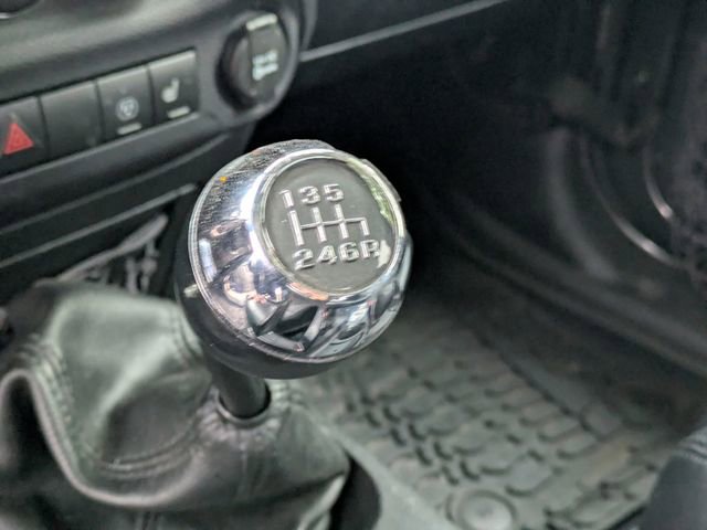 Used 2017 Jeep Wrangler Unlimited Sahara image 24