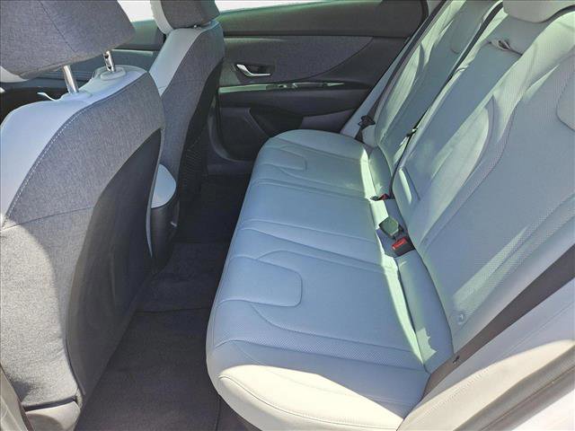 New 2025 Hyundai Elantra Limited image 11