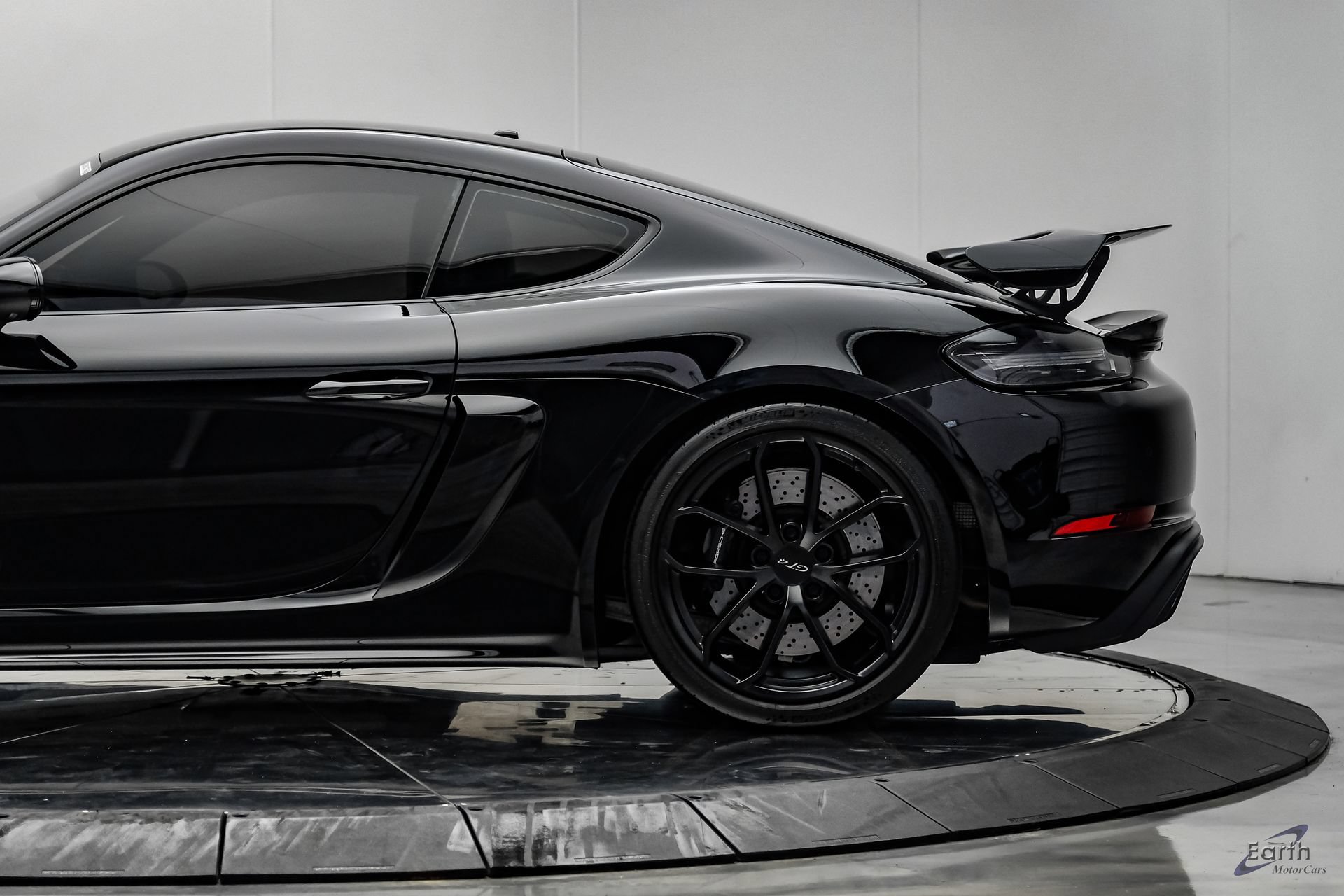 Used 2021 Porsche 718 Cayman GT4 RWD image 10