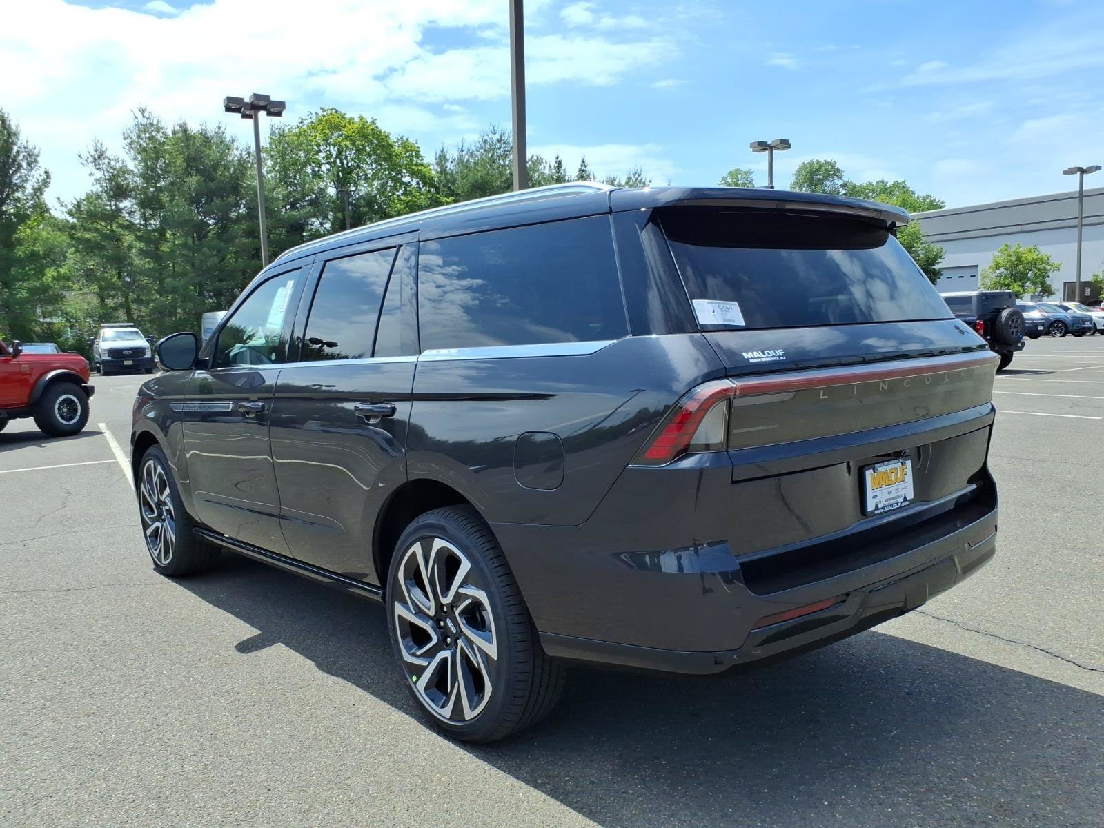 New 2026 Lincoln Navigator Reserve AWD/4WD image 4
