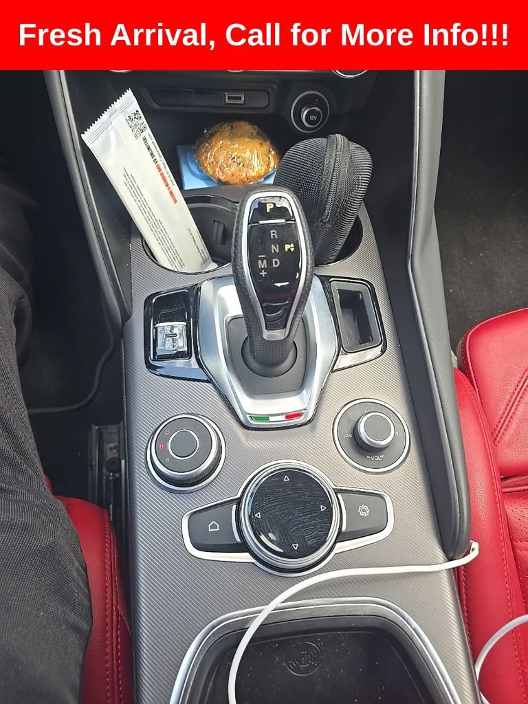 Used 2022 Alfa Romeo Giulia Veloce AWD/4WD image 9