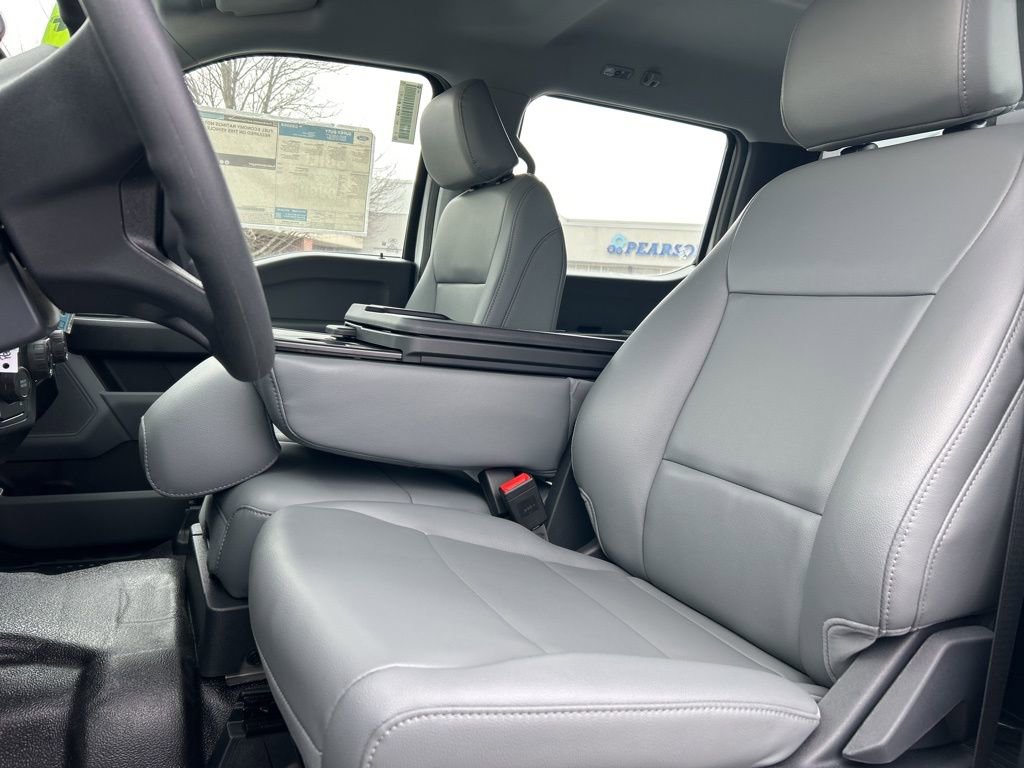 New 2026 Ford F550 4x4 Crew Cab image 13